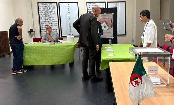 Présidentielle: la communauté nationale établie en Italie continue de voter