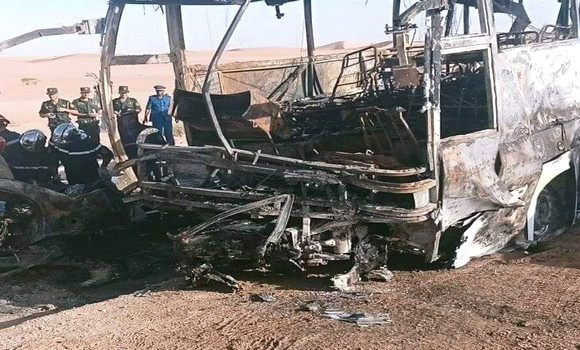 Touggourt: Sept morts dans une collision entre un bus et un véhicule à El-Hadjira   