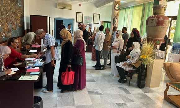 Présidentielle: forte affluence des membres de la communauté nationale établie en Tunisie aux bureaux de vote au 2e jour du scrutin