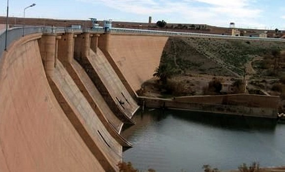 Bechar: apport de 5 millions M3 d’eau au barrage de Djorf-Ettorba