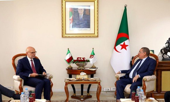 Merad reçoit l’ambassadeur de la République italienne à Alger