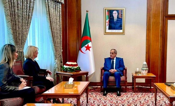 Le Premier ministre reçoit l’ambassadrice serbe en Algérie