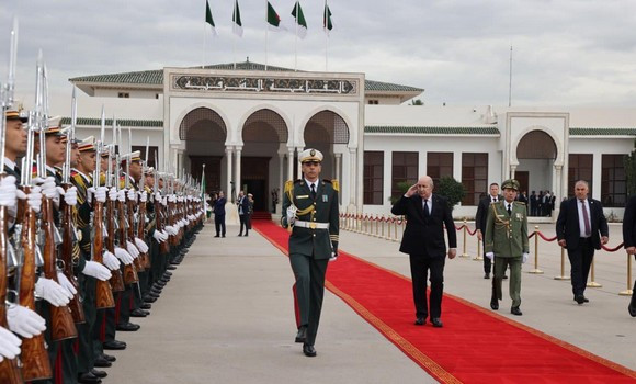 Le Président de la République quitte Alger à destination de l’Egypte