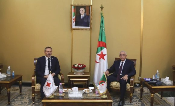 Le ministre de la Justice reçoit le nouveau représentant permanent du CICR en Algérie