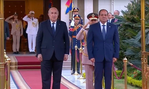 Accueil officiel réservé au président de la République au Palais présidentiel au Caire