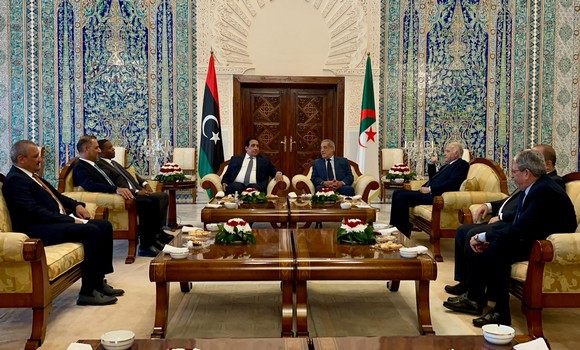 Arrivée du président du Conseil présidentiel libyen à Alger pour une visite officielle