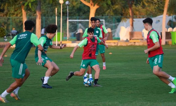 Foot/Qualif’s CAN 2025 U20 (Zone UNAF): première séance d’entrainement des juniors algériens en Egypte