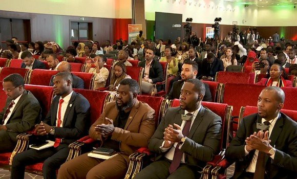 Forum de la jeunesse africaine à Oran: des représentants des Conseils de la jeunesse exposent les expériences de leurs pays