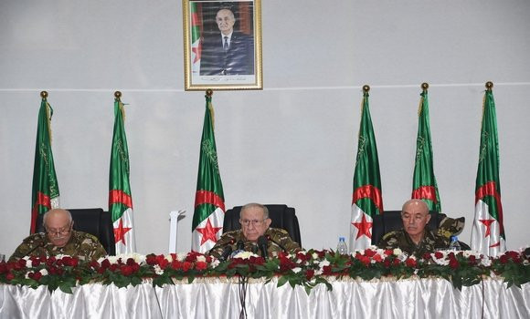 Le Général d’Armée Chanegriha préside la cérémonie d’installation officielle du Commandant de la 3ème Région militaire