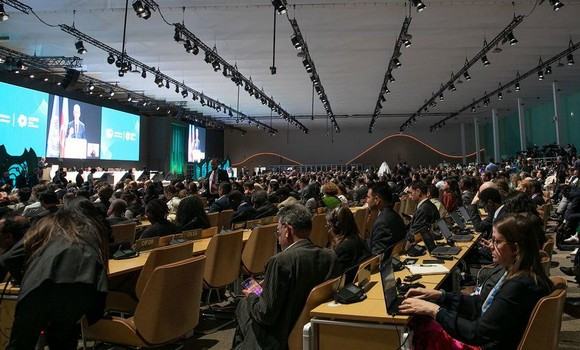 ​COP29: Le projet final d’accord prévoit « au moins » 300 milliards de dollars par an pour les pays pauvres 