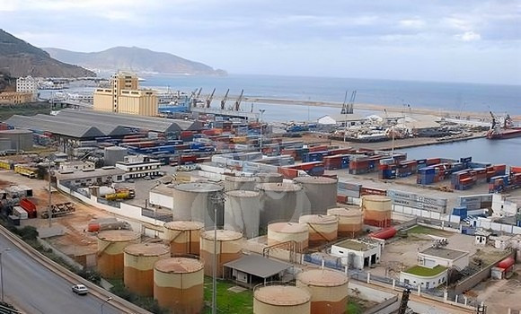 Port d’Oran: plus de 8 millions de tonnes de marchandises traitées durant les neuf premiers mois de 2024