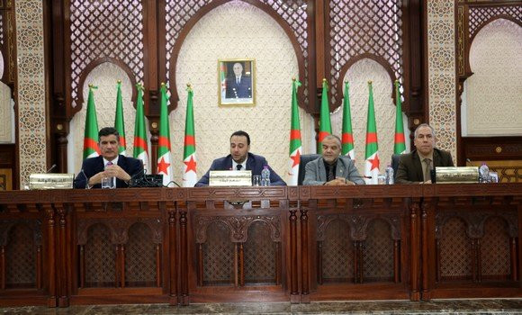 Le wali d’Alger procède à l’installation du nouveau président de l’APW d’Alger