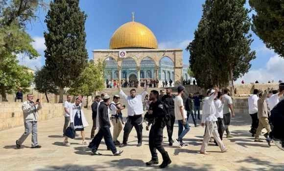 ​Palestine: des dizaines de colons sionistes prennent d’assaut l’esplanade  de la mosquée Al-Aqsa 