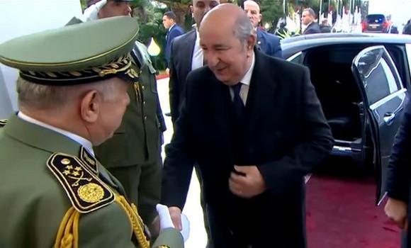 Cérémonie de distinction des élites sportives nationales militaires: arrivée du président de la République au Palais du Peuple