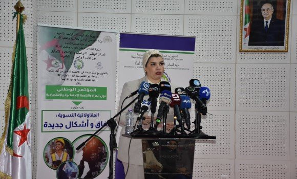 Mouloudji préside à Alger l’ouverture de la Conférence nationale sur l’entrepreneuriat féminin