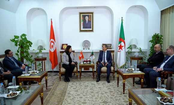 Rekhroukh examine avec la ministre tunisienne de l’Equipement et de l’Habitat les moyens de renforcer la coopération