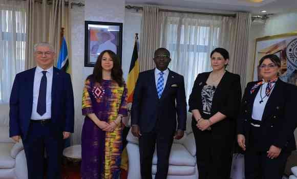 Mansouri tient à Kampala une rencontre bilatérale avec le vice-ministre des affaires étrangères chargé de la coopération régionale