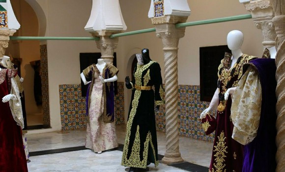 La Semaine célébrant le « Costume féminin de cérémonie dans le Grand Est algérien » s’ouvre à Alger